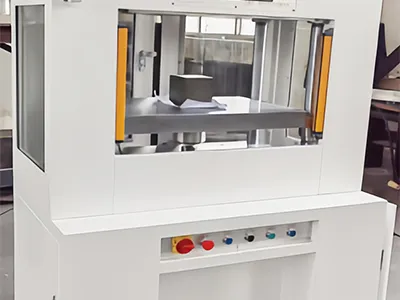 Equipos de corte y línea de producción para cinta termofusible, placas, fieltro / tejido de carbono, membranas y placas de extremo